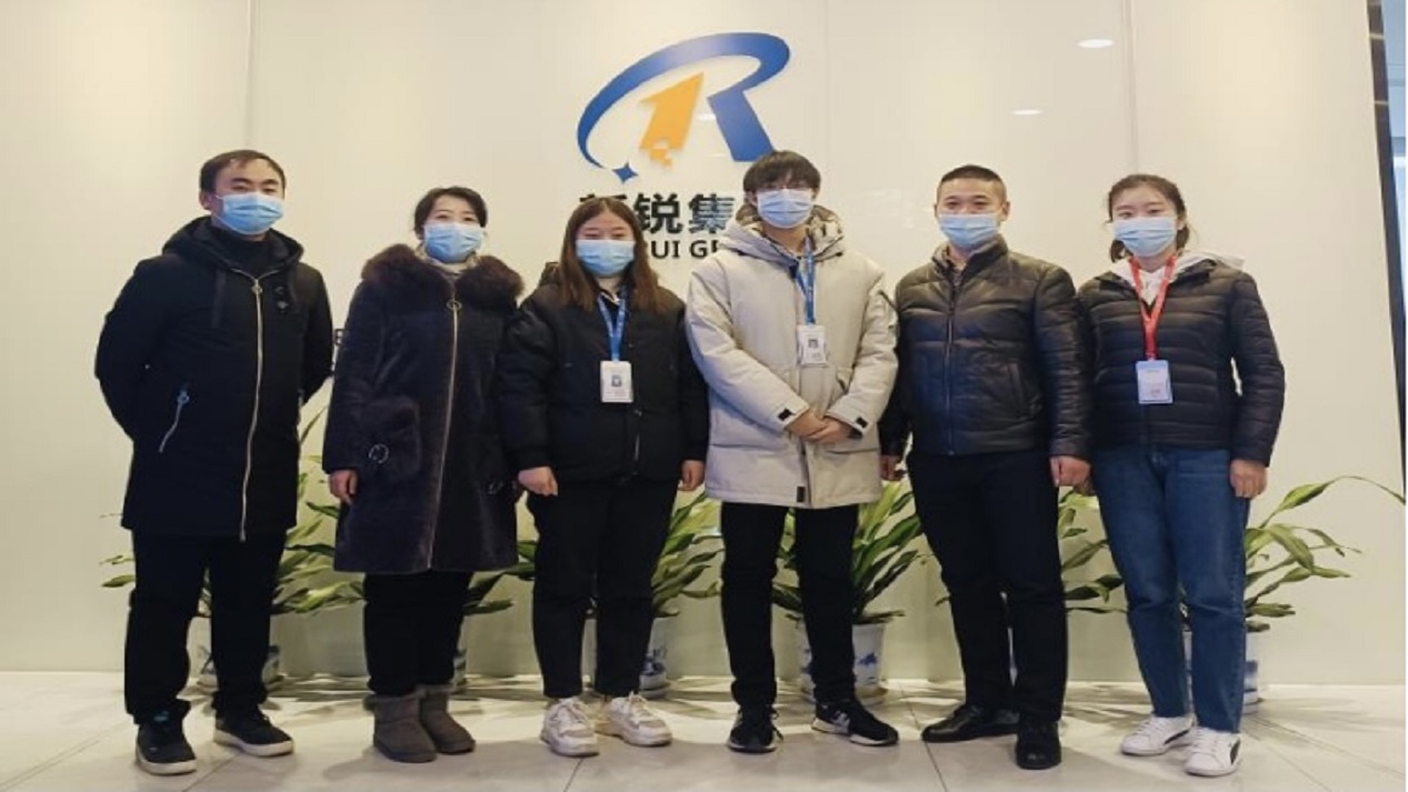 熱烈歡迎武漢外語外事職業(yè)技術學院來我司實習走訪